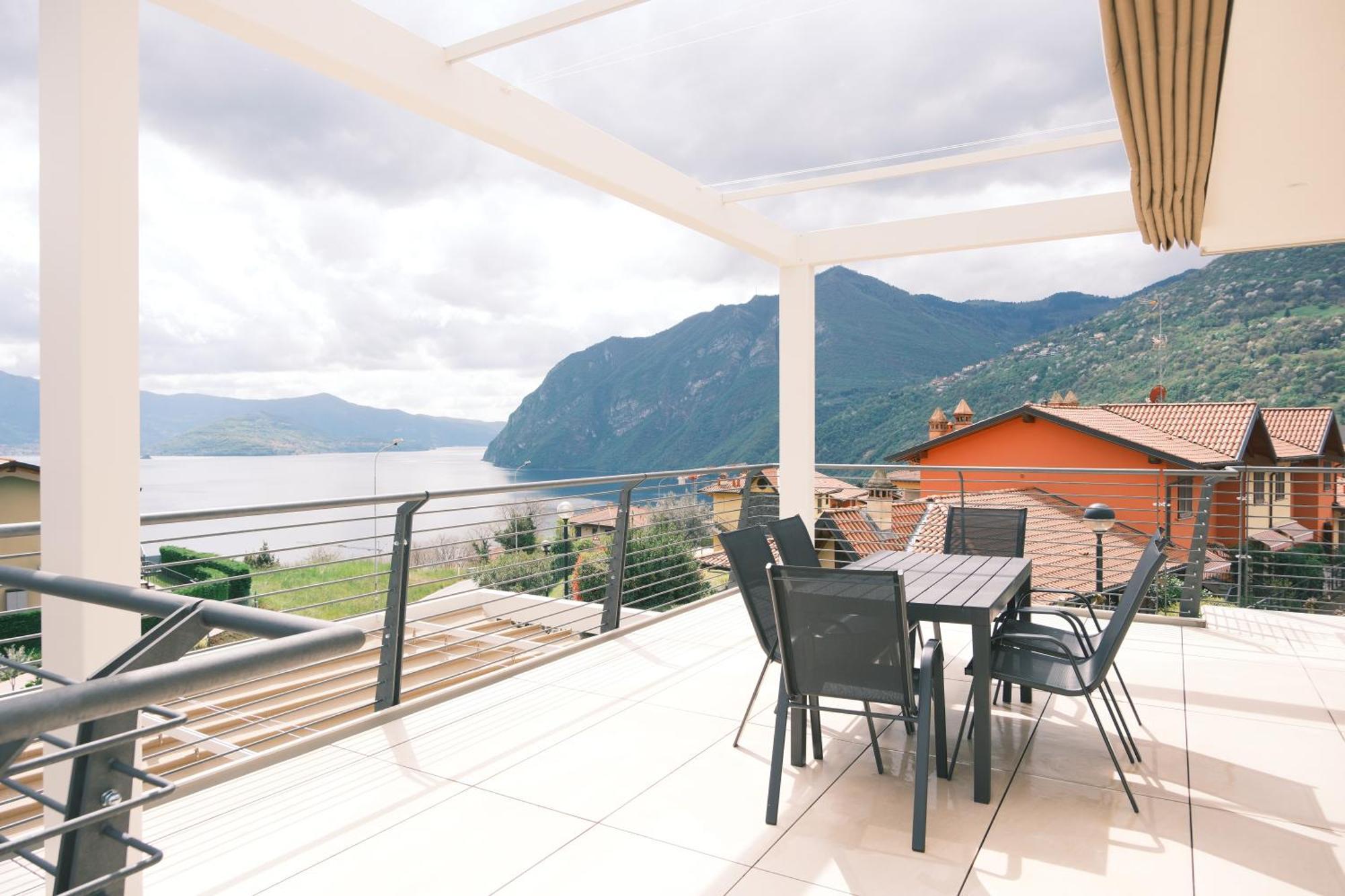 Costa Blu - Terrace Overlooking The Lake & Pool Riva di Solto Zewnętrze zdjęcie