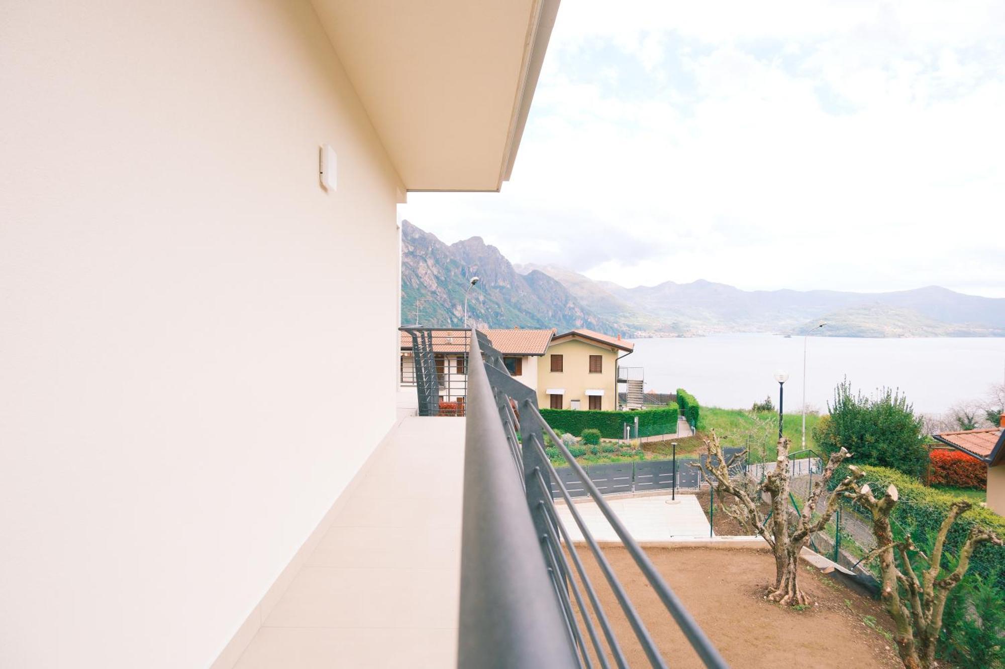Costa Blu - Terrace Overlooking The Lake & Pool Riva di Solto Zewnętrze zdjęcie
