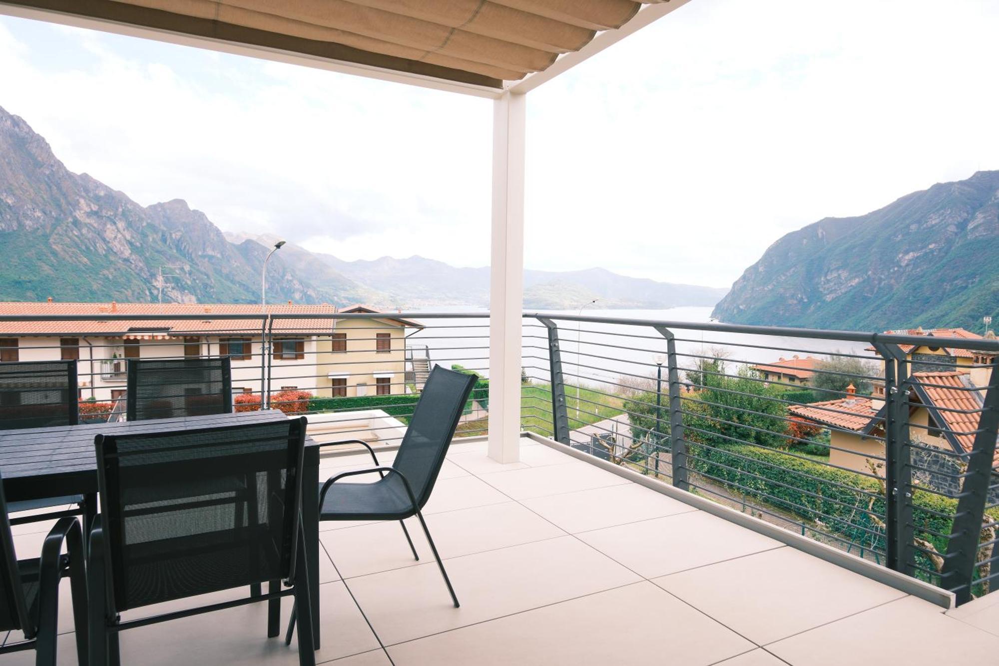 Costa Blu - Terrace Overlooking The Lake & Pool Riva di Solto Zewnętrze zdjęcie