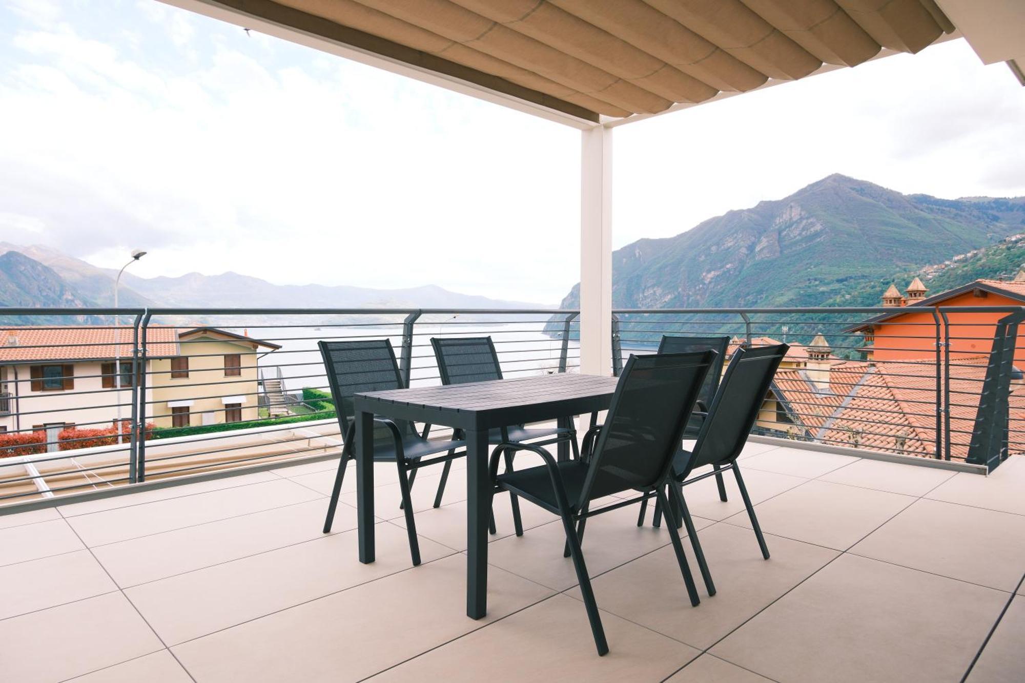 Costa Blu - Terrace Overlooking The Lake & Pool Riva di Solto Zewnętrze zdjęcie