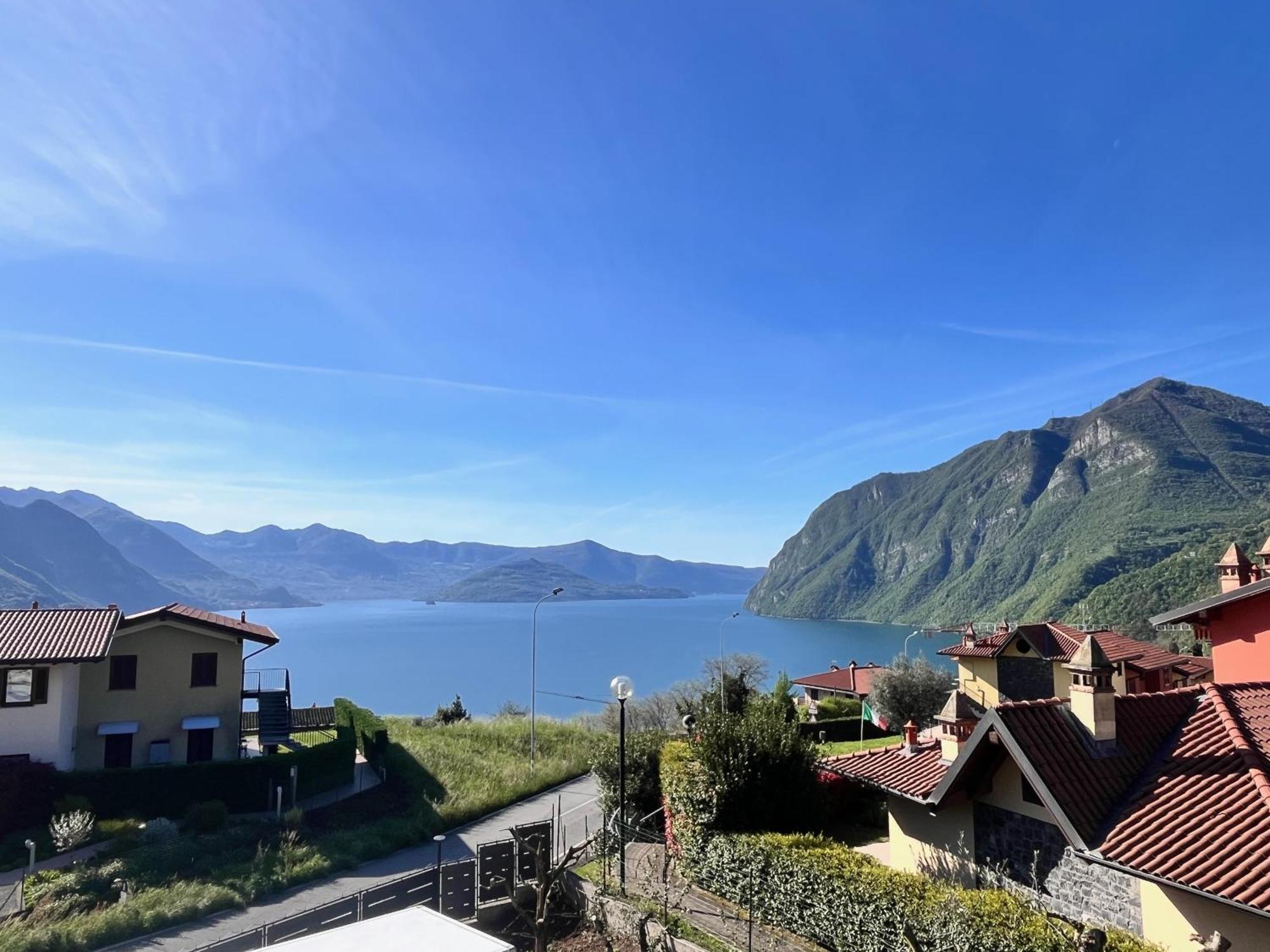 Costa Blu - Terrace Overlooking The Lake & Pool Riva di Solto Zewnętrze zdjęcie