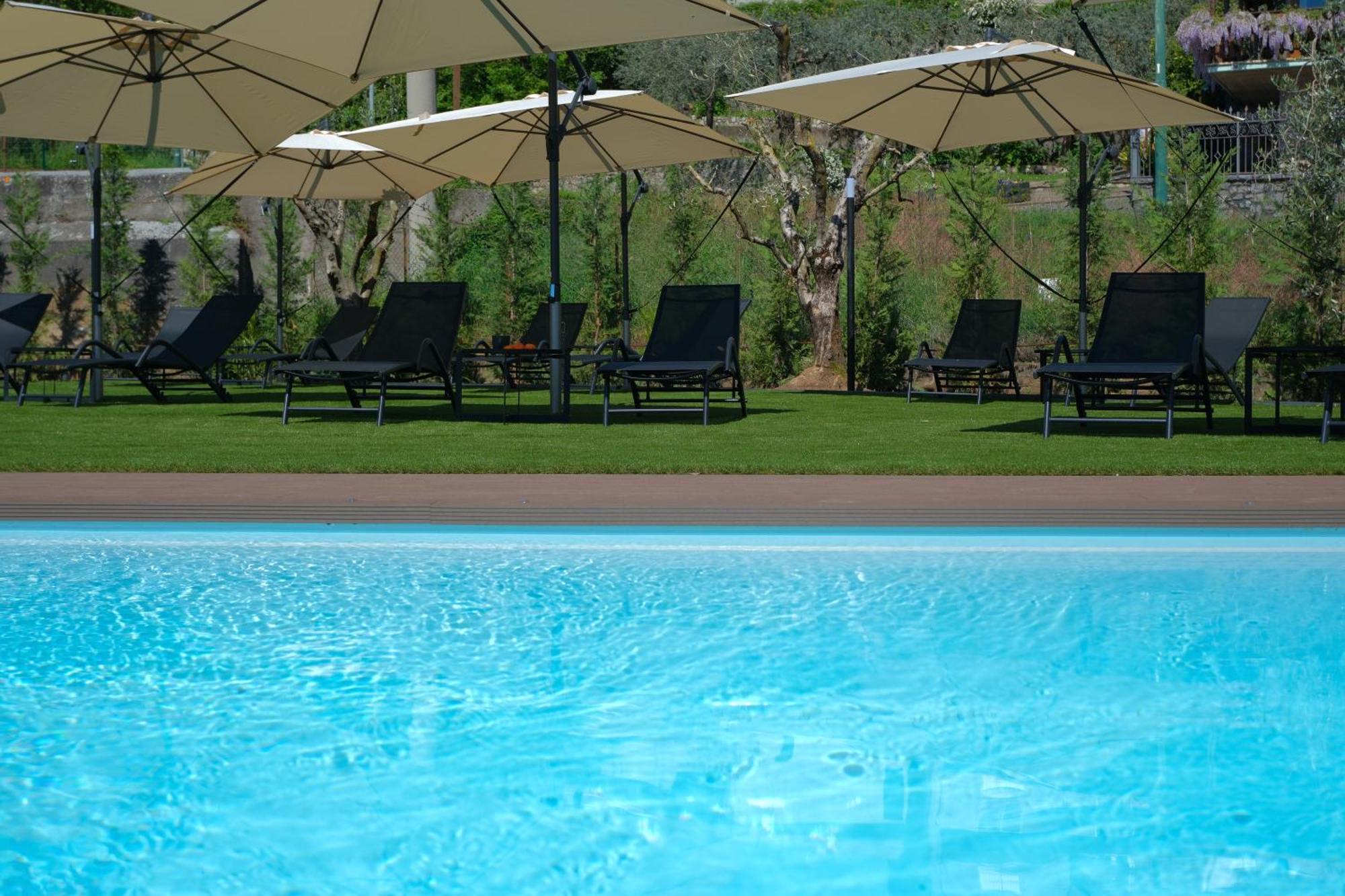 Costa Blu - Terrace Overlooking The Lake & Pool Riva di Solto Zewnętrze zdjęcie