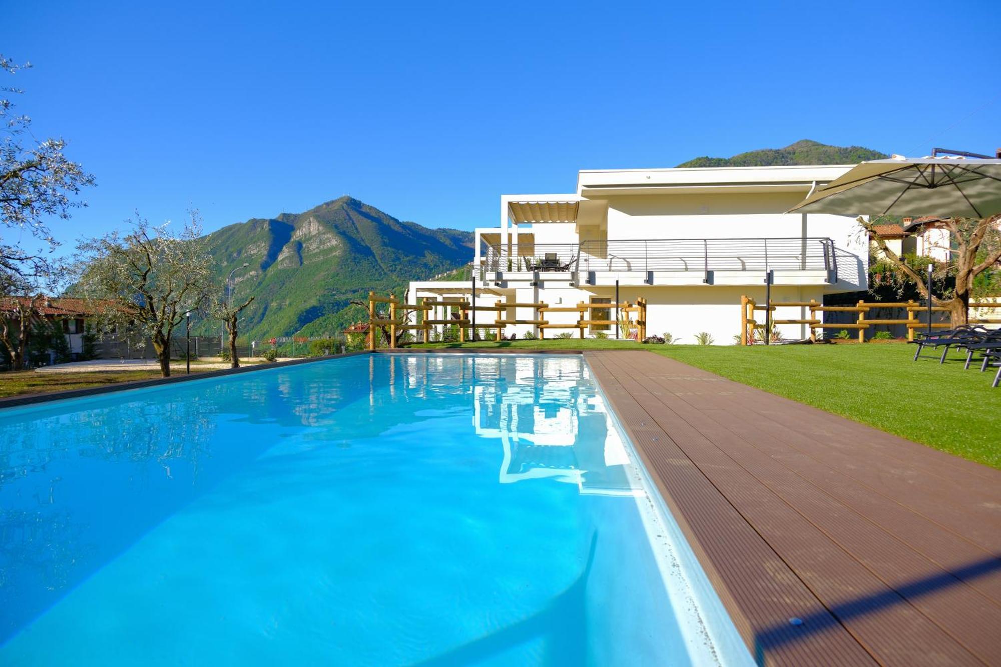 Costa Blu - Terrace Overlooking The Lake & Pool Riva di Solto Zewnętrze zdjęcie