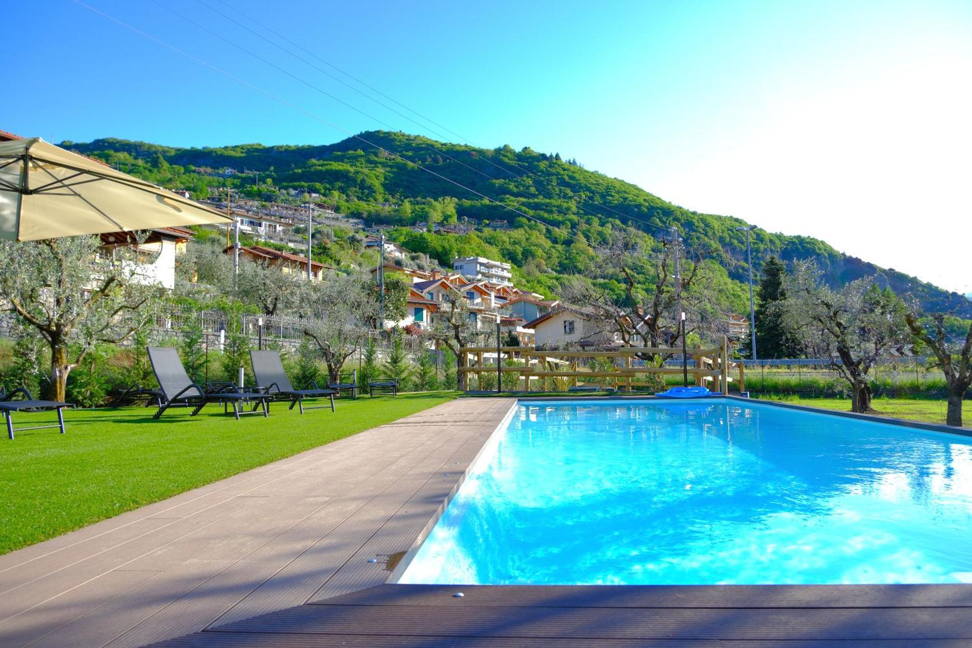 Costa Blu - Terrace Overlooking The Lake & Pool Riva di Solto Zewnętrze zdjęcie