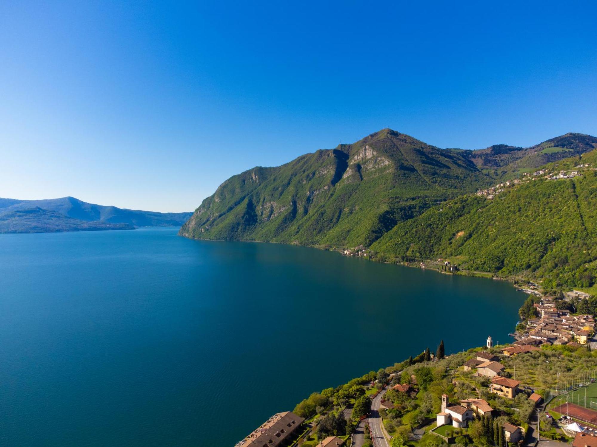 Costa Blu - Terrace Overlooking The Lake & Pool Riva di Solto Zewnętrze zdjęcie